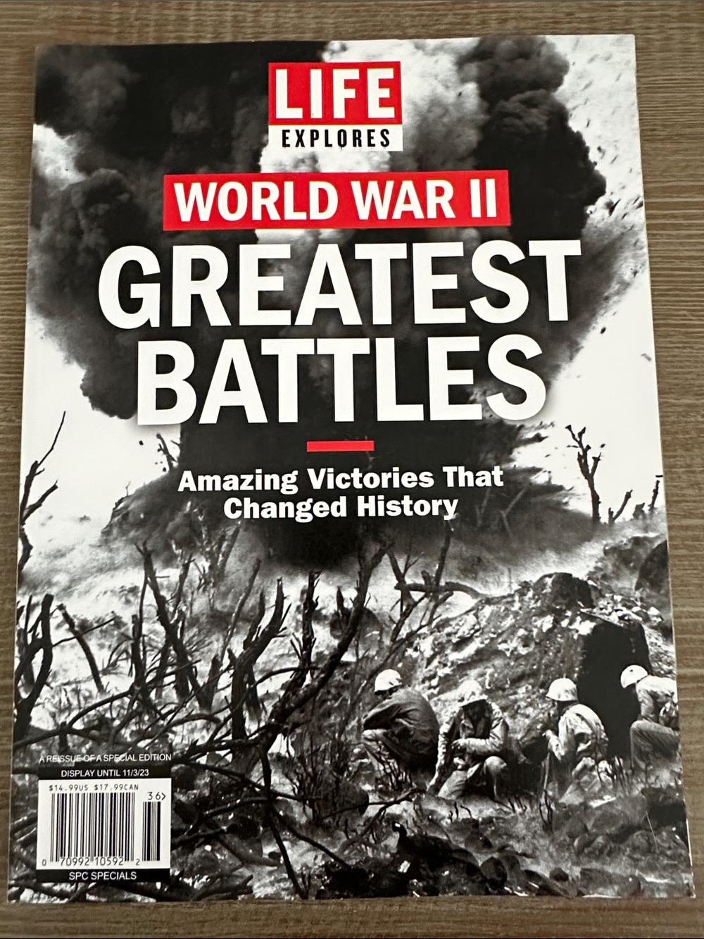 Life Magazine:  Explores World War II Greatest Battles - Black & White Edition